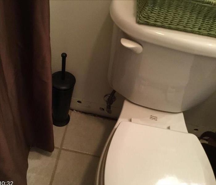 Toilet Tank Overflow | SERVPRO of Bowling Green / West Lucas County My Toilet Overflowed And Now My Carpet Smells